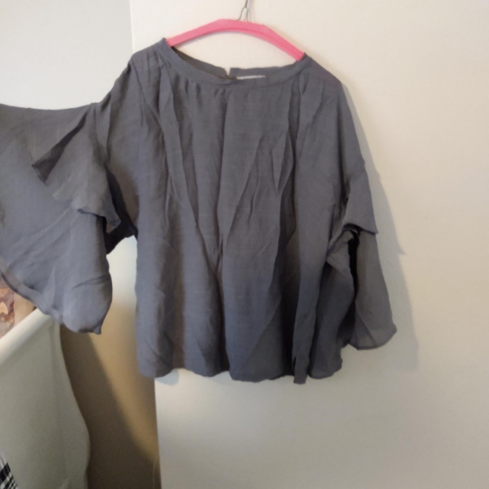 Ruffle sleeve top